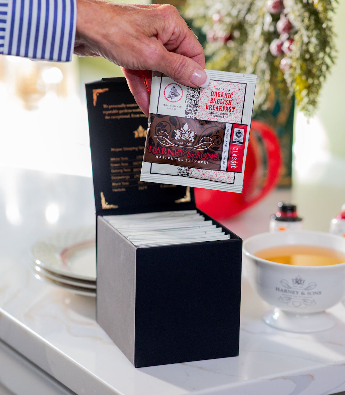 Harney Heritage – Wrapped Sachet Sampler Black Box